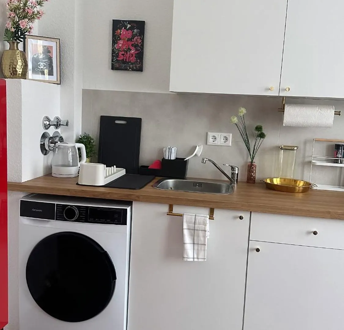 Premium-Apartment Im Duisburger Sueden, Naehe Duesseldorf Flughafen & Messe, Komplett Ausgestattetes Apartment Mit Modernen Altbau-Flair Germany